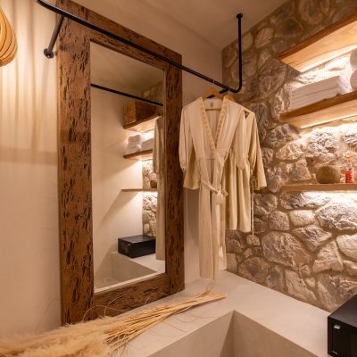 Honeymoon Suite