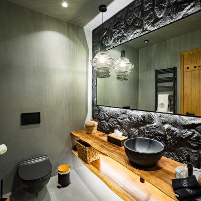 Honeymoon Suite